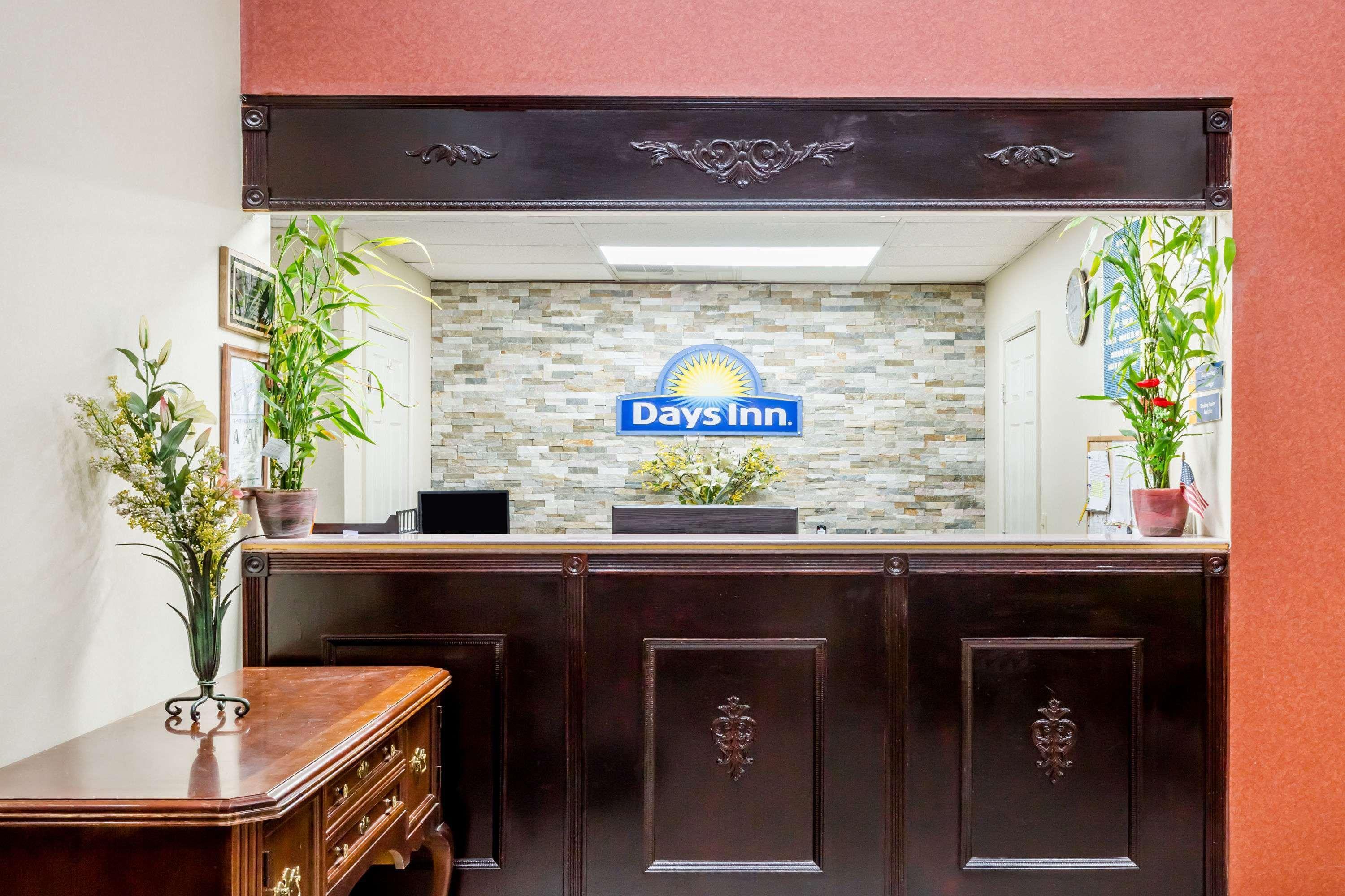 Days Inn By Wyndham Hendersonville Exterior foto